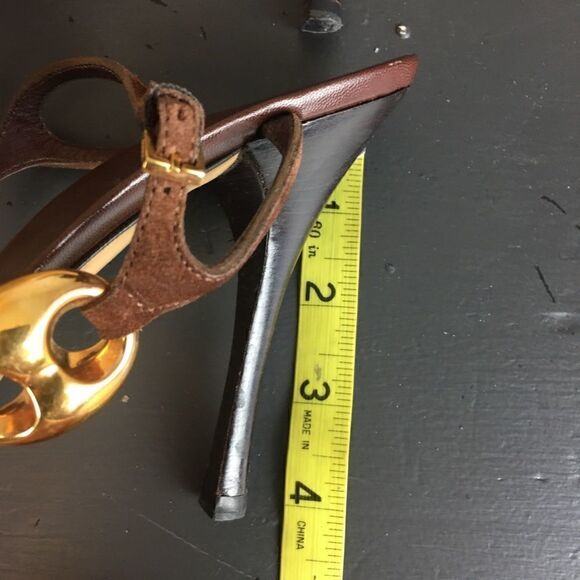 #90 GUCCI BROWN & GOLD SUEDE HEELS - Picture 4 of 9